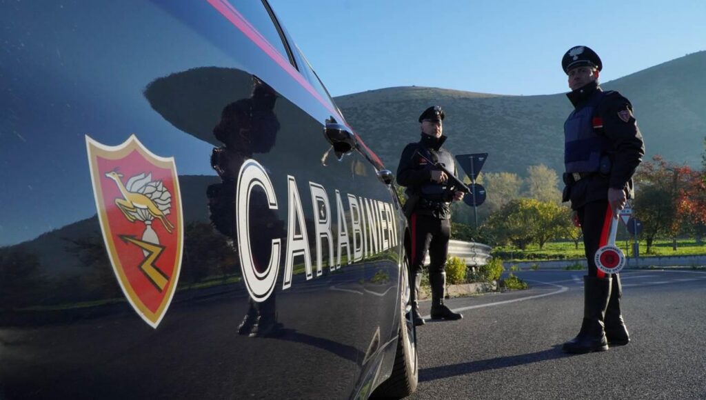 Aggressione a Castel Volturno: tre giovani denunciati per violenz