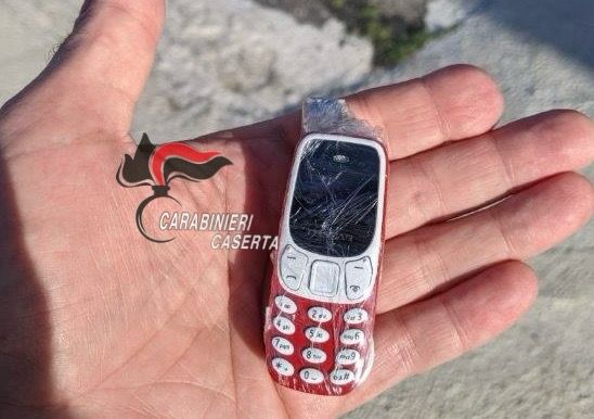 Assolti gli imputati per cellulari nel carcere di Carinola