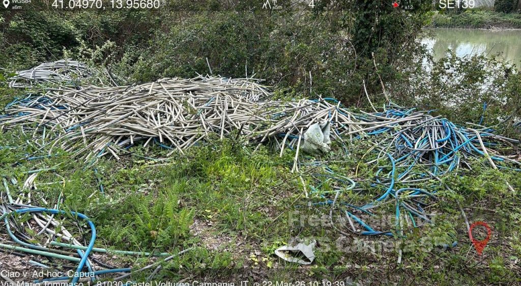 Castel Volturno: emergenza rifiuti alla foce del fiume