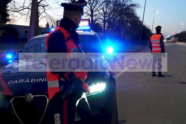 Furto d’auto e inseguimento a Mondragone: un arresto dopo inciden