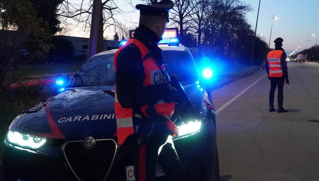 Furto e inseguimento a Sessa: arrestato giovane dopo incidente