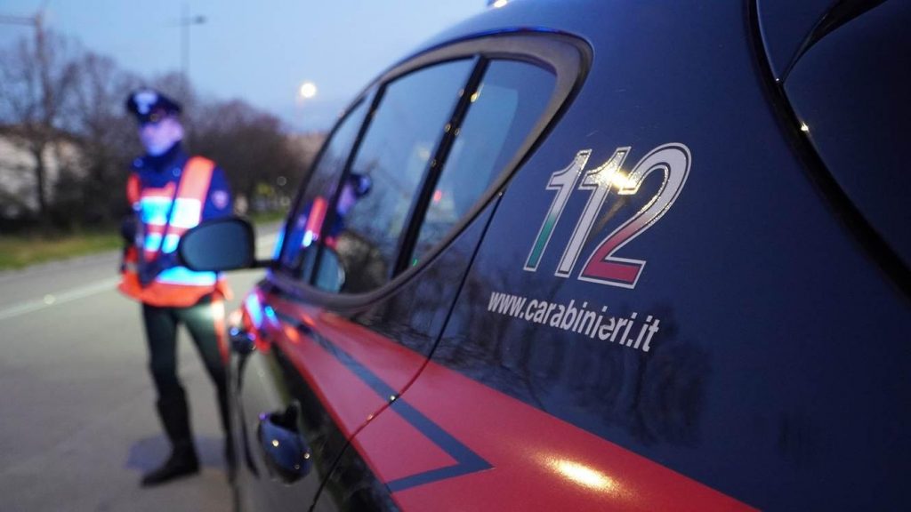 Inseguimento a Castel Volturno: auto rubata e denaro recuperati