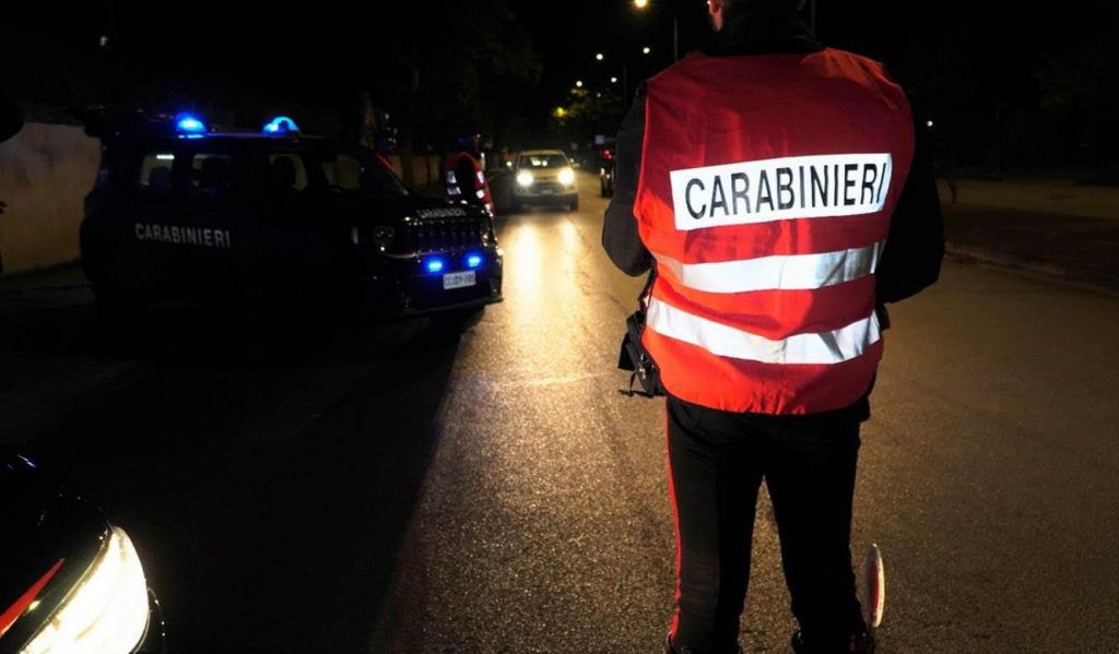 Inseguimento a Mondragone: giovane fugge, madre denuncia falsa