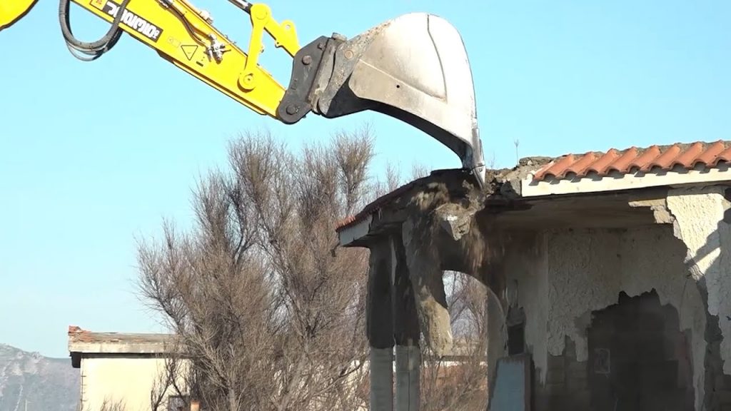 Maxi sequestro sul litorale: 80 immobili sotto accusa