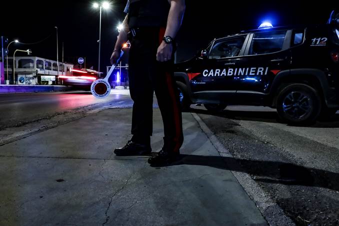 Mondragone, furto e abbandono di Fiat Panda: indagini in corso