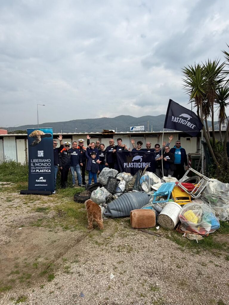 Mondragone: successo per la giornata Plastic Free sulle spiagge