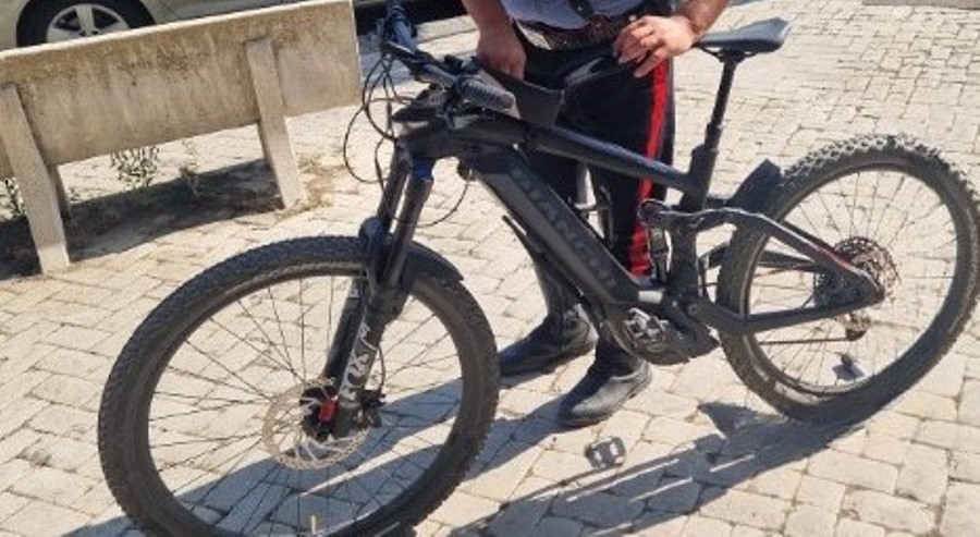 Furto di bici elettrica a Mondragone: denunciato il responsabile