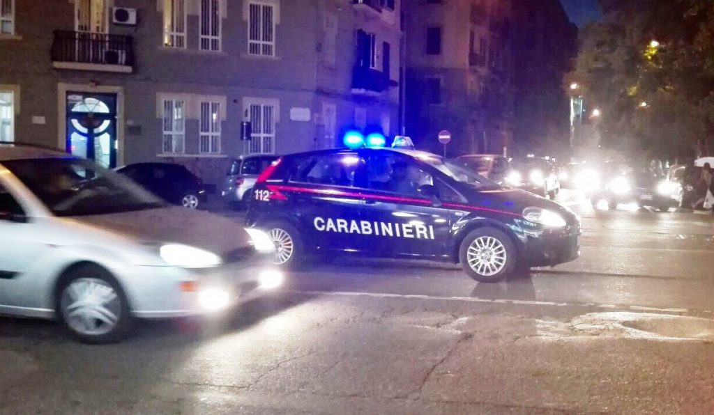 Spaccio in casa anche ai domiciliari: sgominata banda familiare a